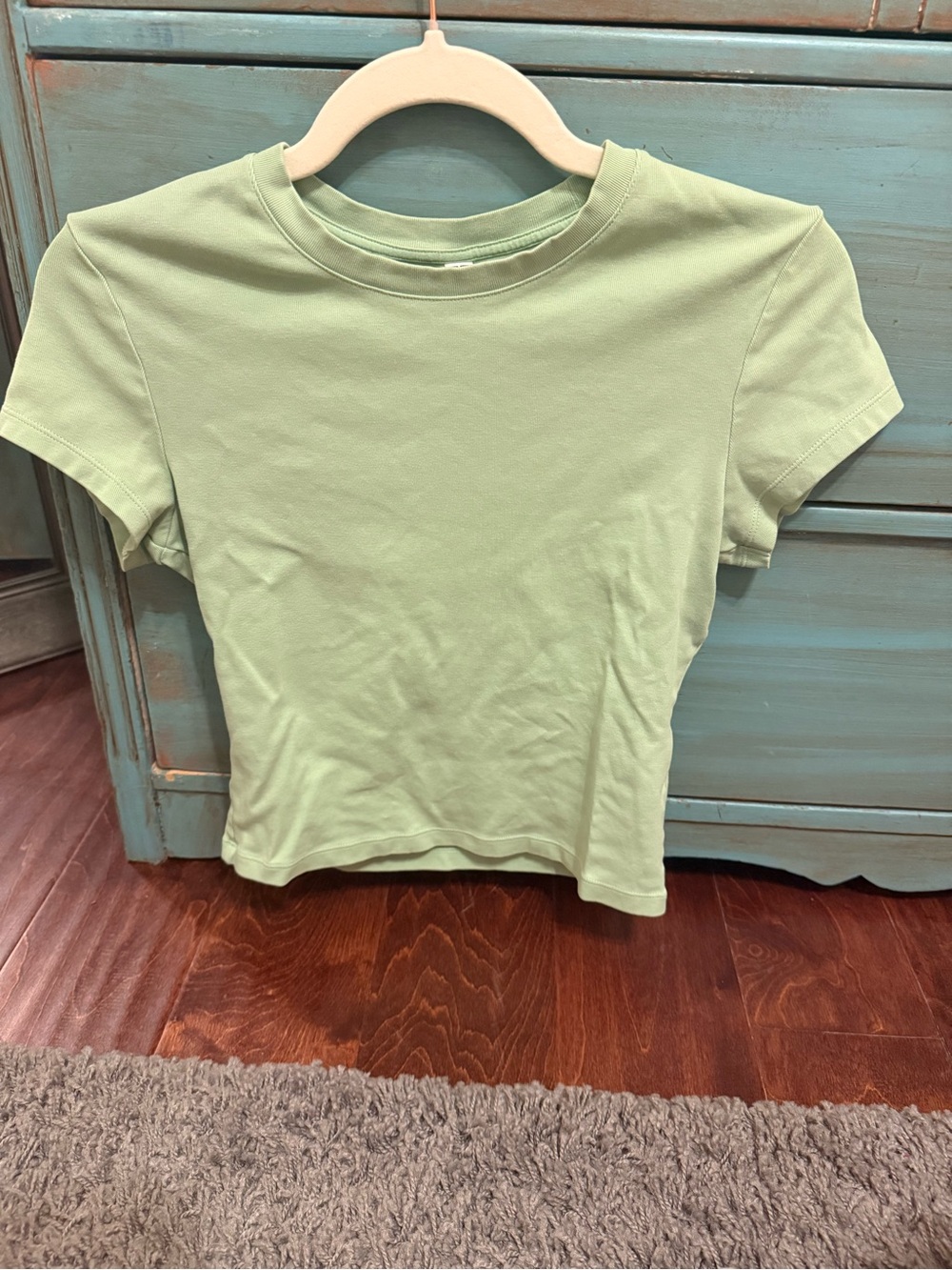 Uniqlo mini tee